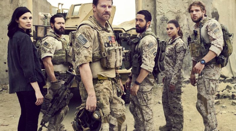 CBS series SEAL TEAM, Jessica Paré, AJ Buckley, David Boreanaz, Neil Brown Jr., Toni Trucks, Max Thieriot. Foto: Eric Ray Davidson/CBS ©2017 CBS Broadcasting, Inc. All Rights Reserved